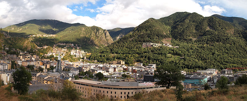 Adorra https://commons.wikimedia.org/wiki/File:Andorra_la_Vella_-_view2.jpg